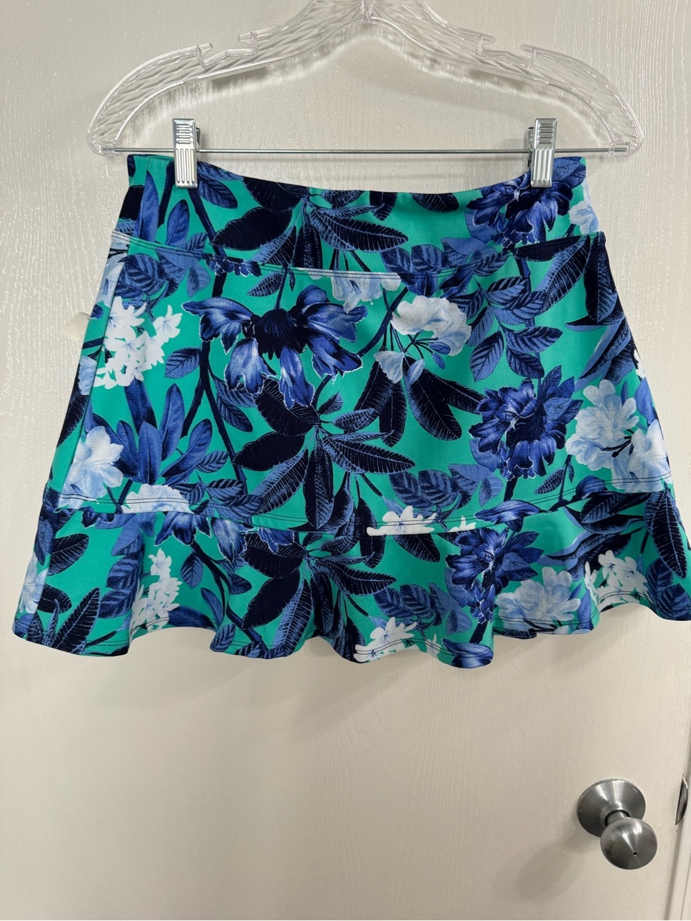 3/$10 NWT Tommy Bahama Skort - Picture 5 of 5